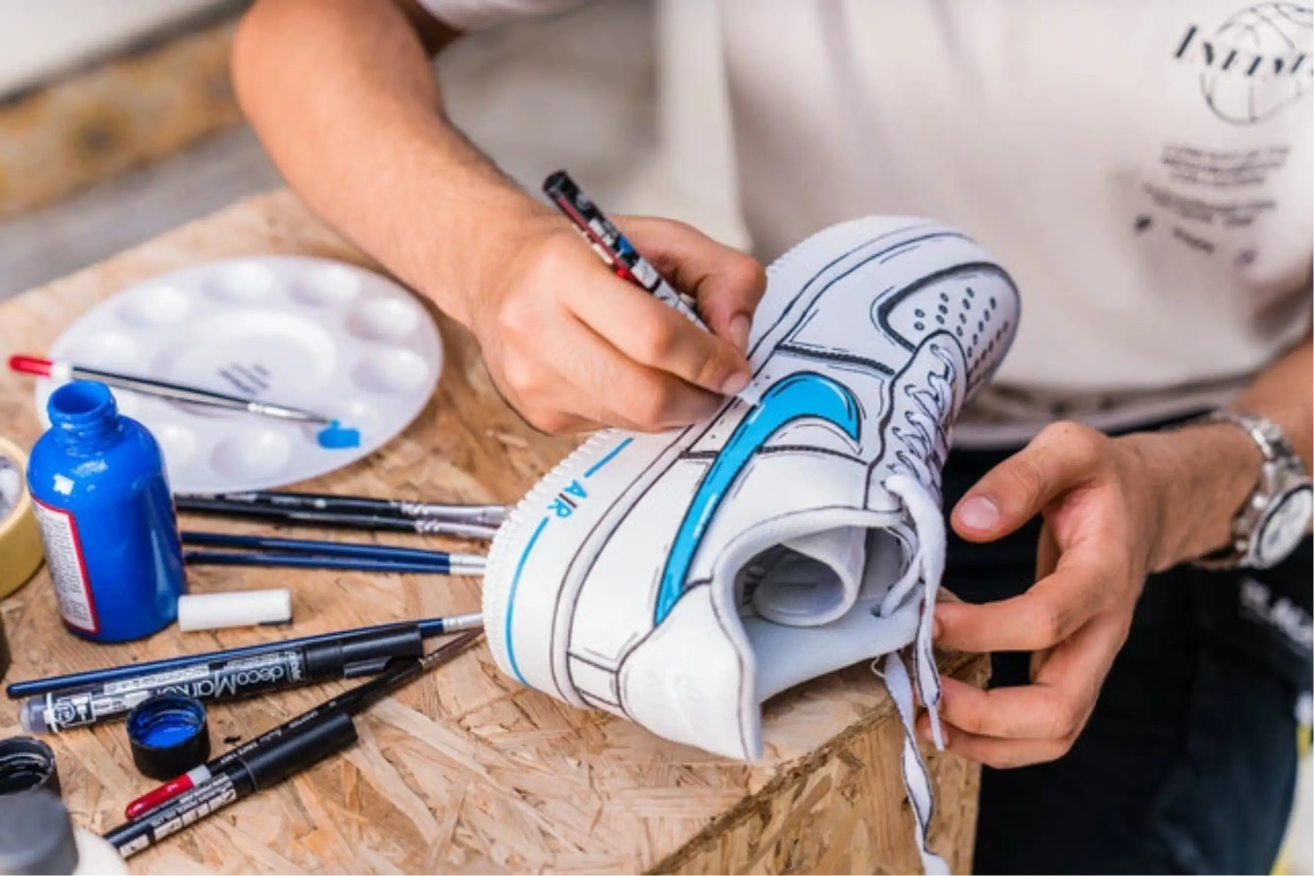 SNEAKER CUSTOMIZATION